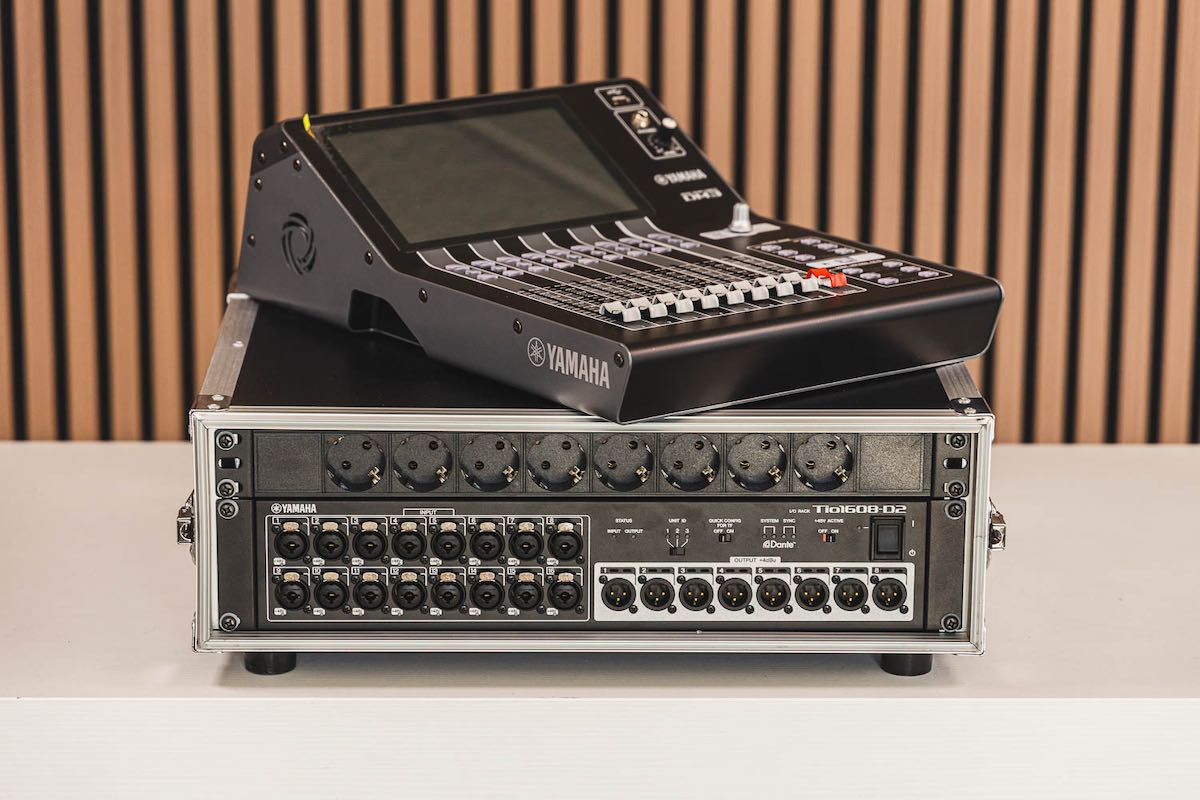 Yamaha DM3 TIO1608-D2 Bundle